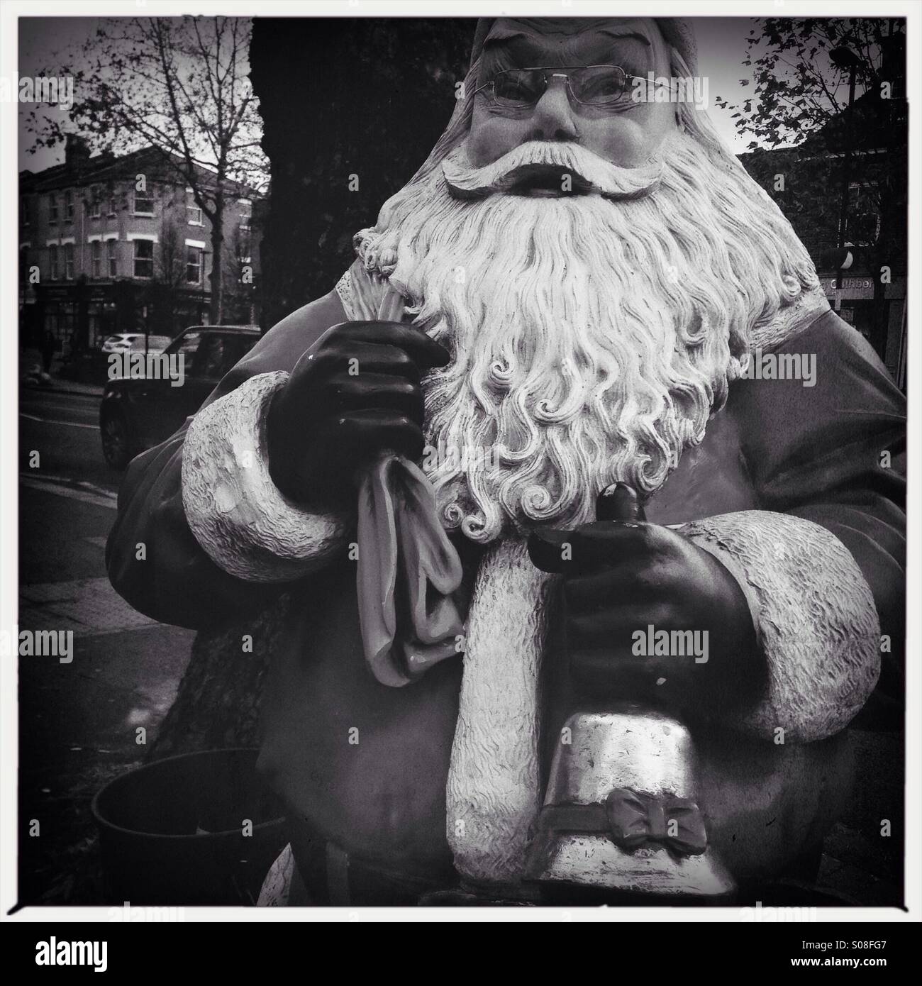 Father Christmas statue in London high street Stock Photo Alamy
