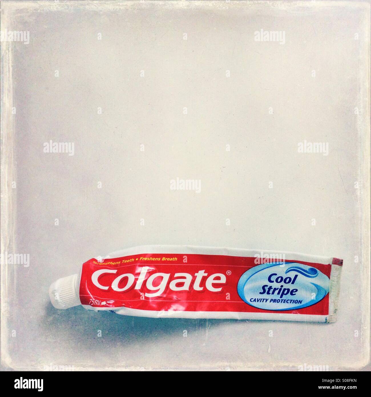 Empty toothpaste tube hires stock photography and images Alamy