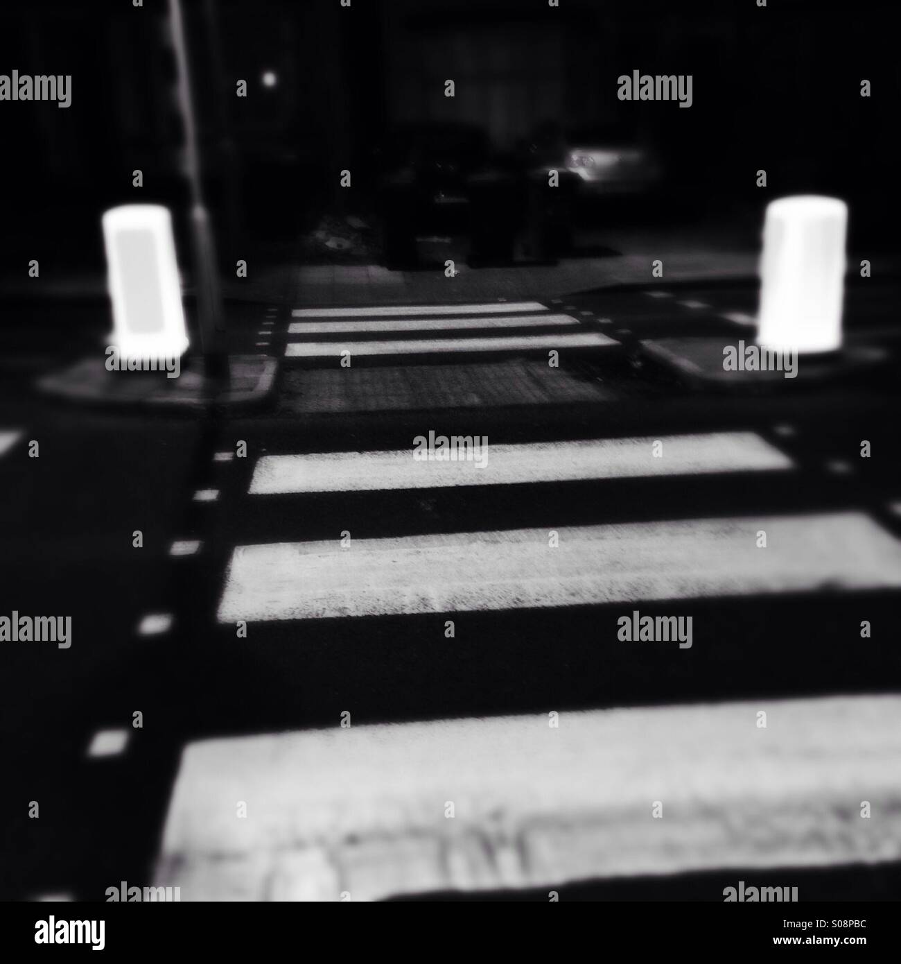 Zebra crossing zig zag white hi-res stock photography and images - Alamy