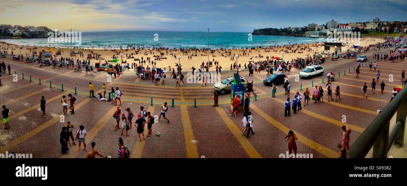Bondi beach christmas day hires stock photography and images Alamy