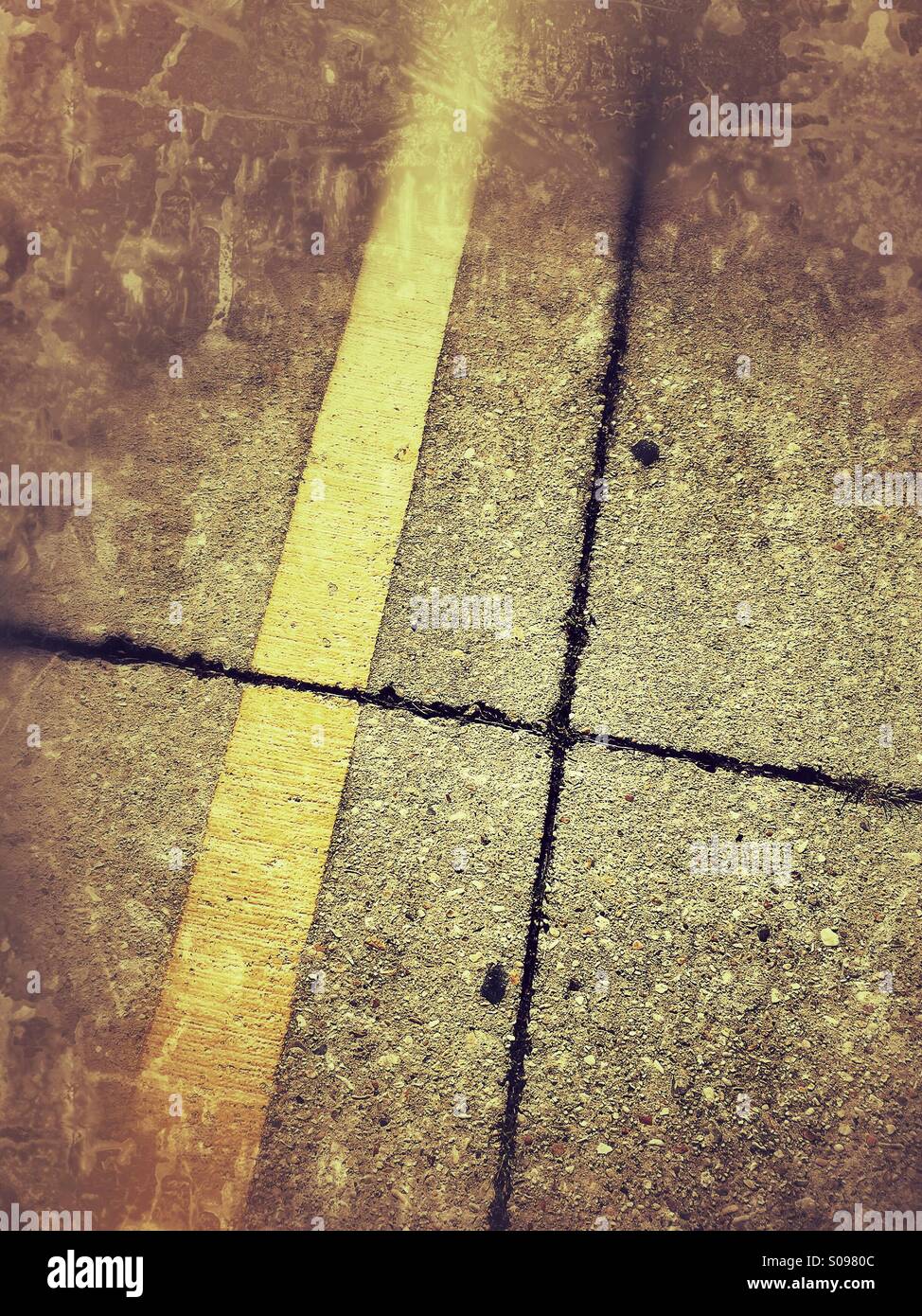 Yellow stripe in parking lot hires stock photography and images Alamy