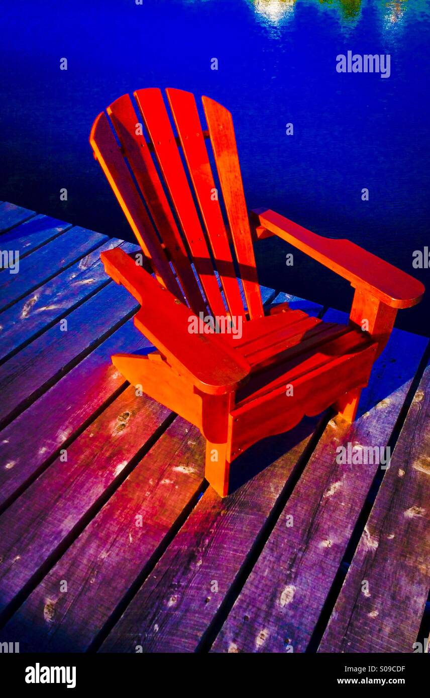 Empty deck chair on dock hi-res stock photography and images - Alamy