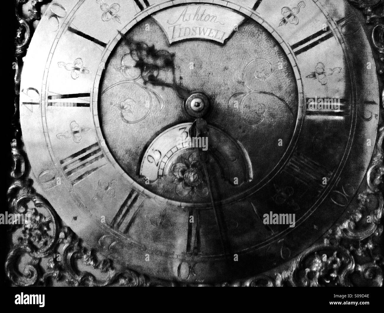 Antique grandfather clock face Stock Photo: 309994510 - Alamy

