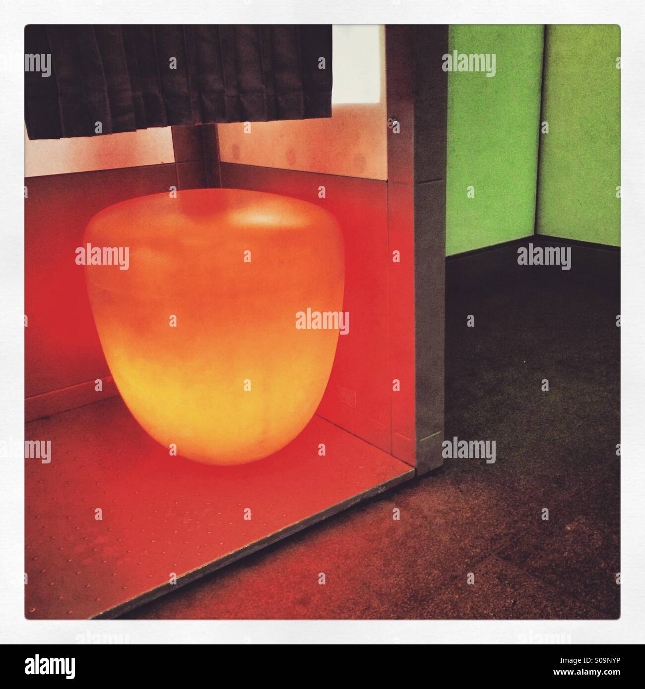Seating booth hi-res stock photography and images - Alamy