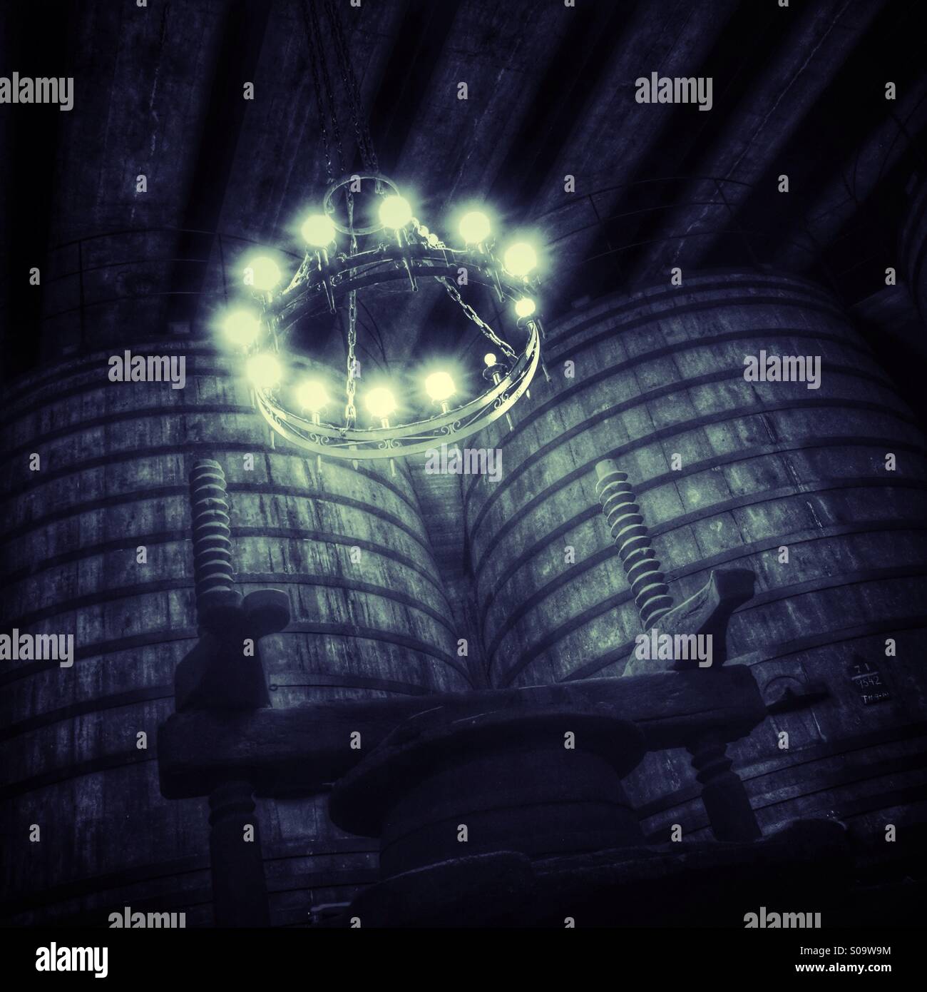 Wine word, vin, vino . Light in the dark Stock Photo Alamy