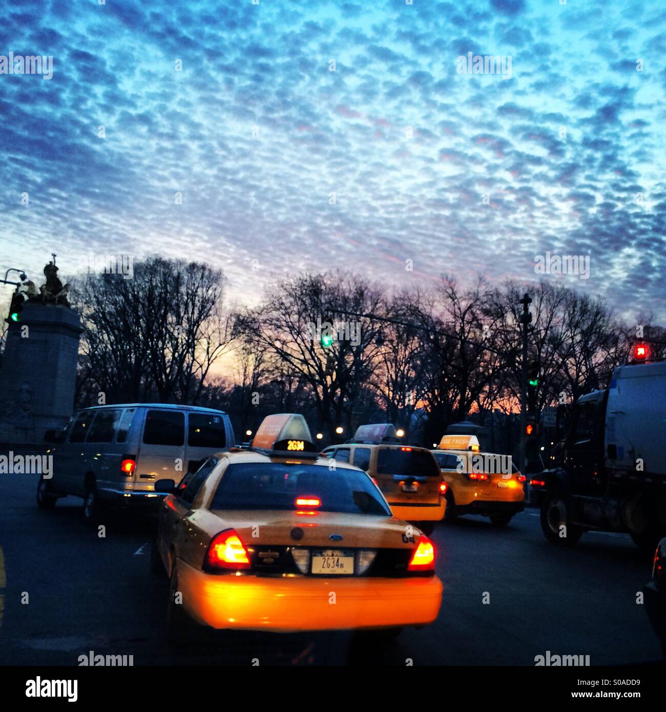 Nyc sunrise hi-res stock photography and images - Alamy