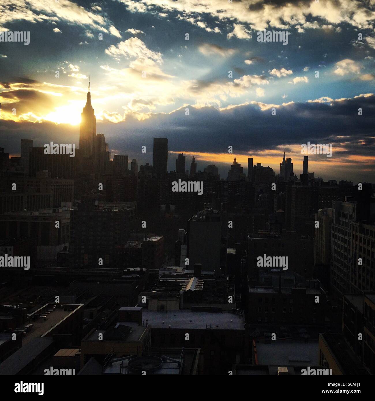 Nyc sunrise hi-res stock photography and images - Alamy