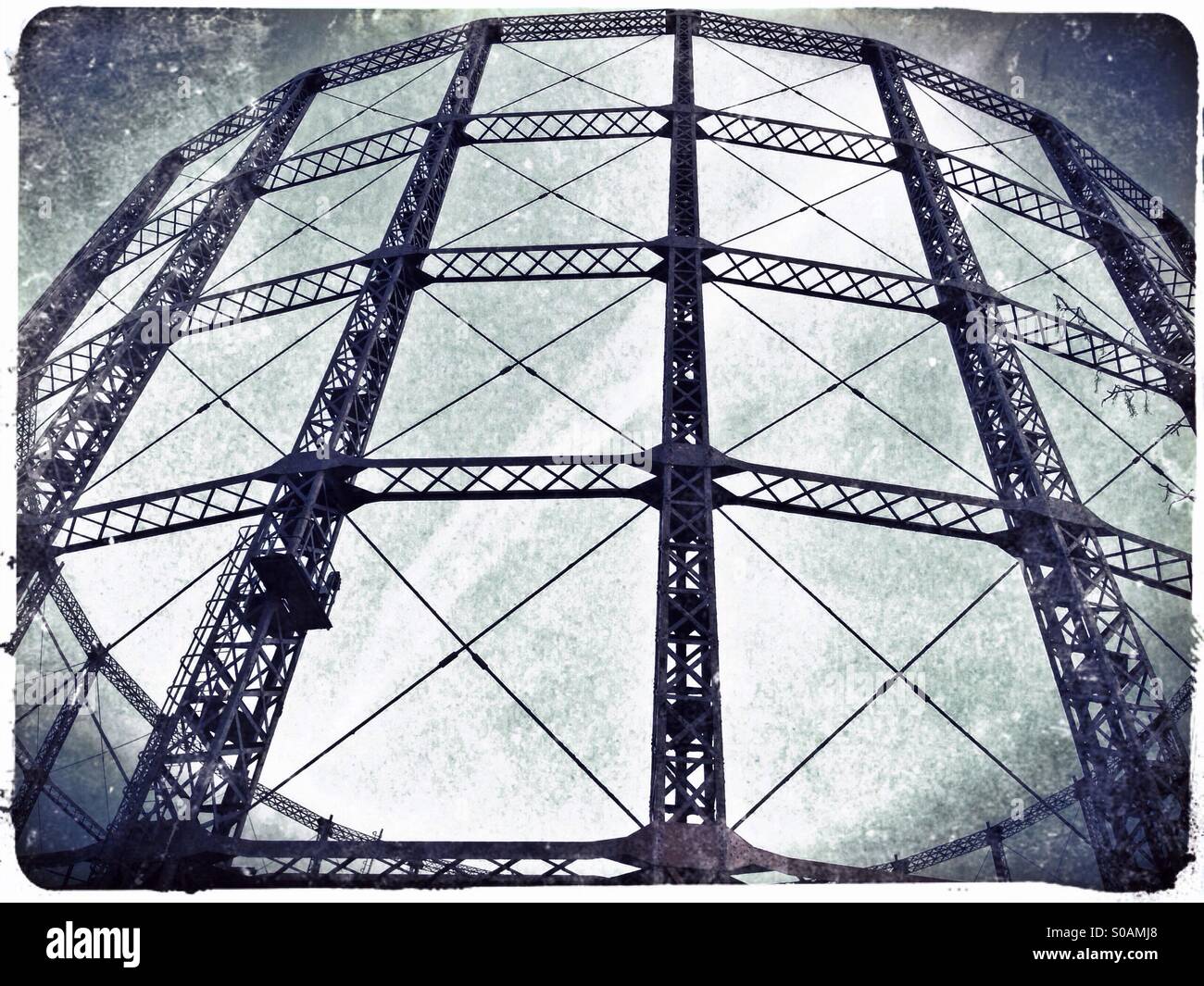 London gasworks hi-res stock photography and images - Alamy