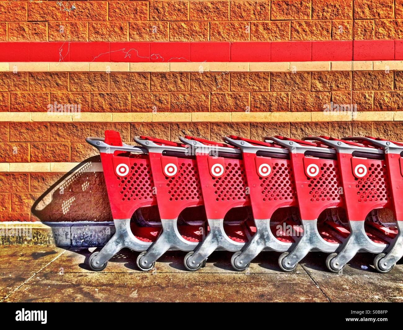 Target carts hires stock photography and images Alamy