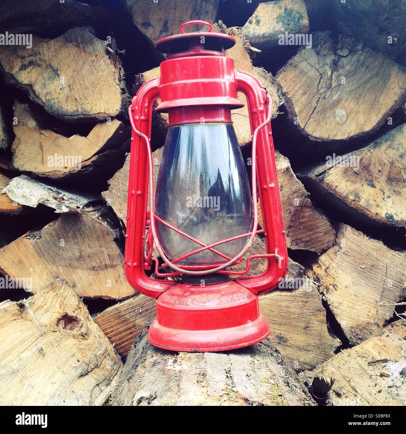 Oil lantern hi res stock photography and images Alamy