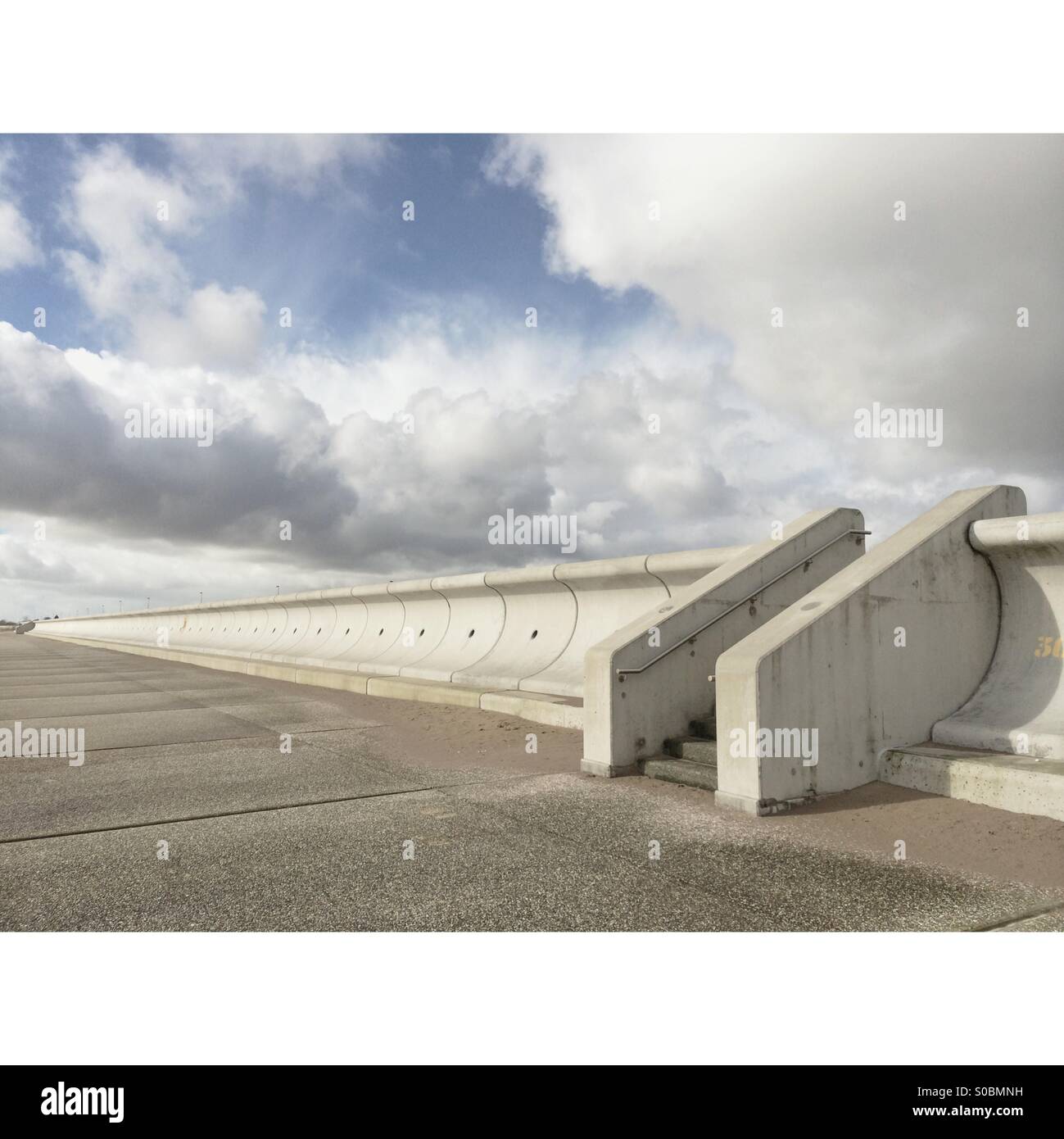 Sea wall at Dymchurch Stock Photo Alamy