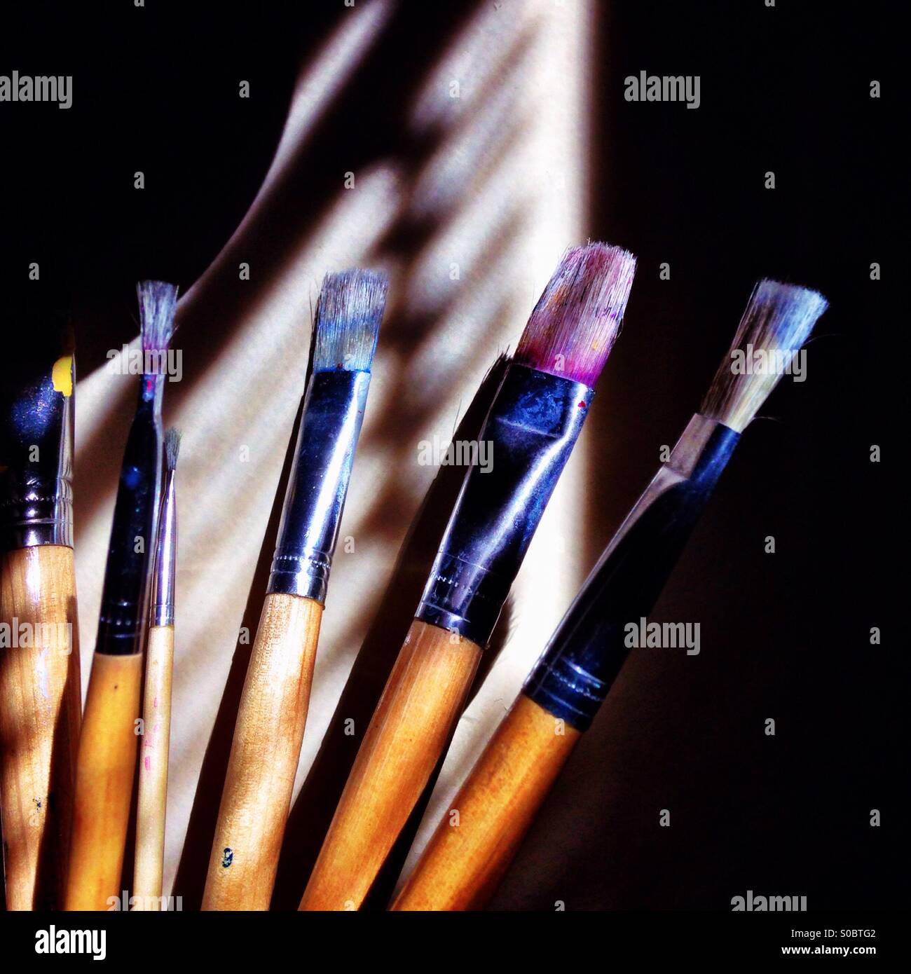 Old paint brushes hi-res stock photography and images - Alamy