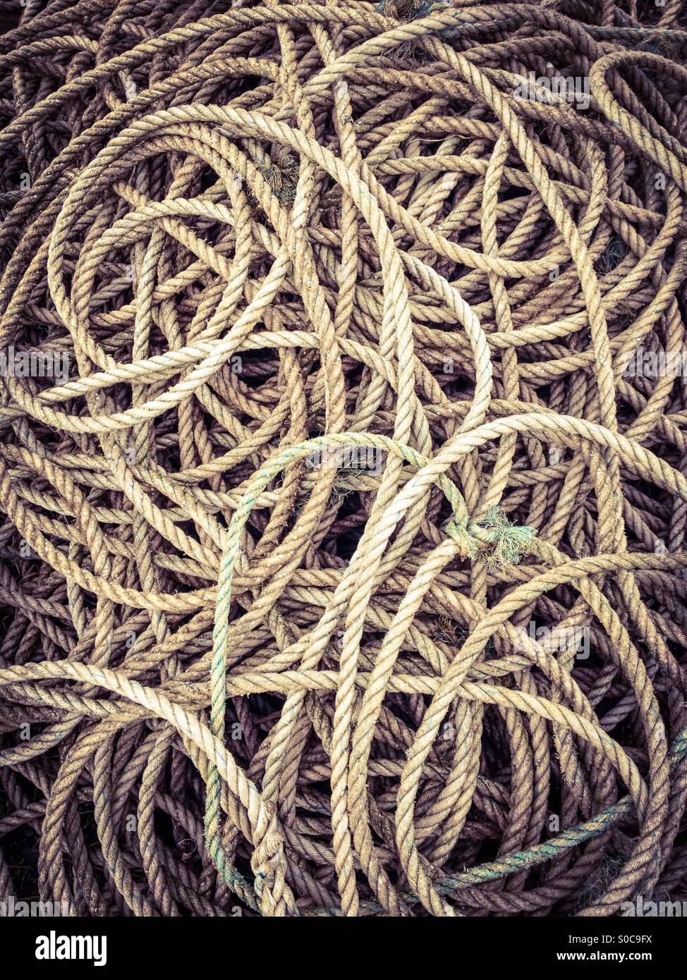 Pile tangled rope hi-res stock photography and images - Alamy