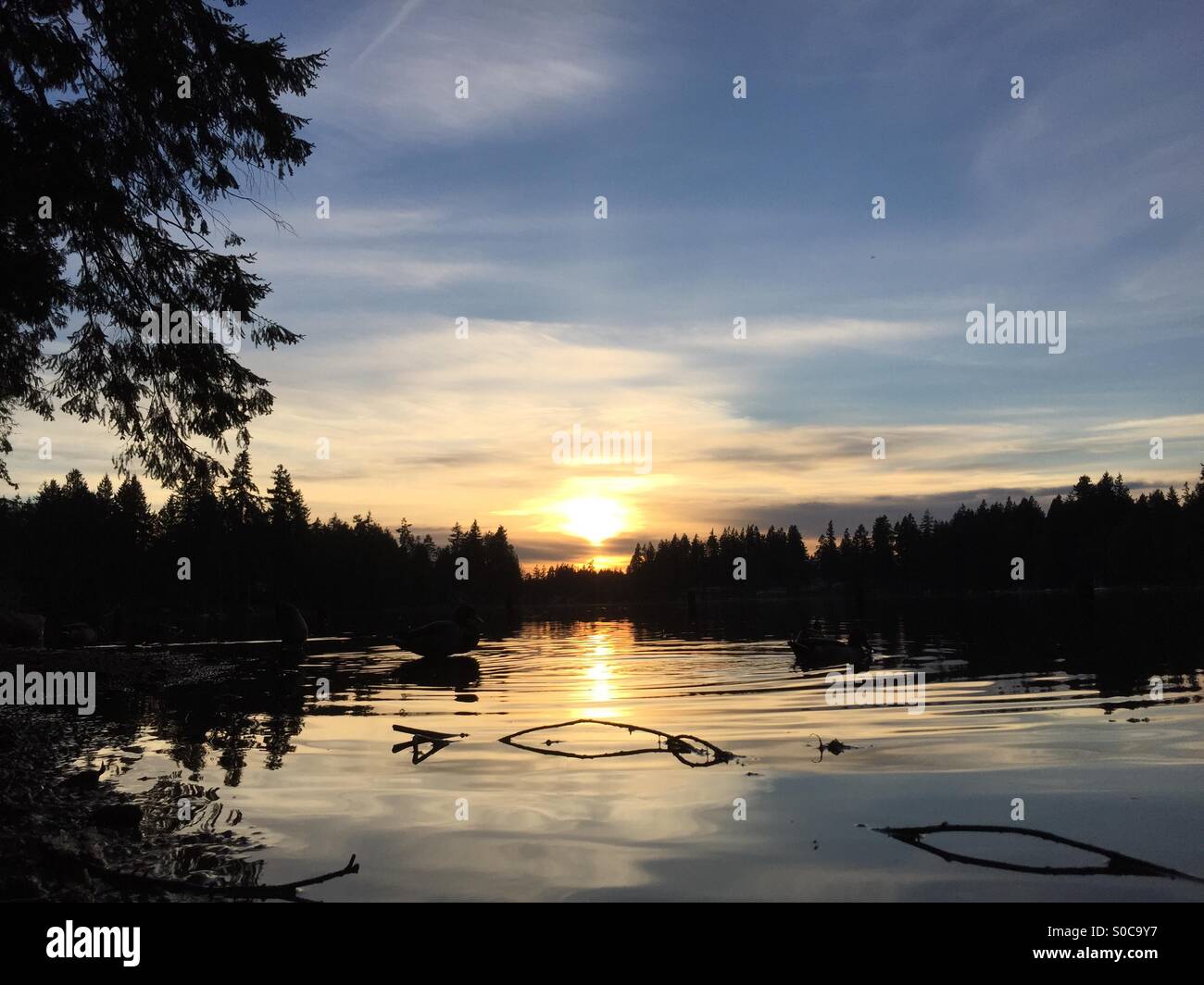 Sunset lake water sky hi-res stock photography and images - Alamy