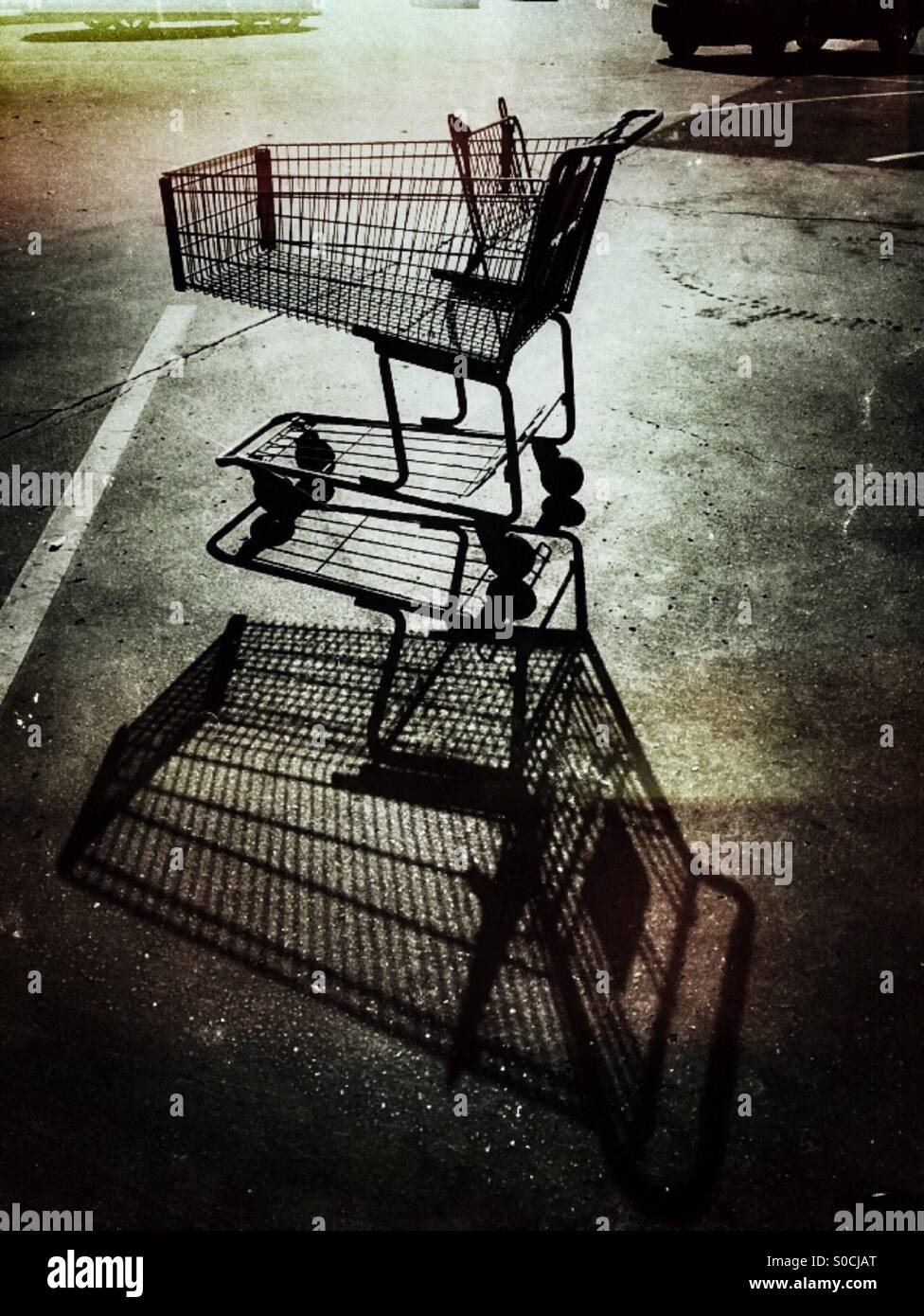 Abandoned Shopping Cart Stock Photo Alamy
