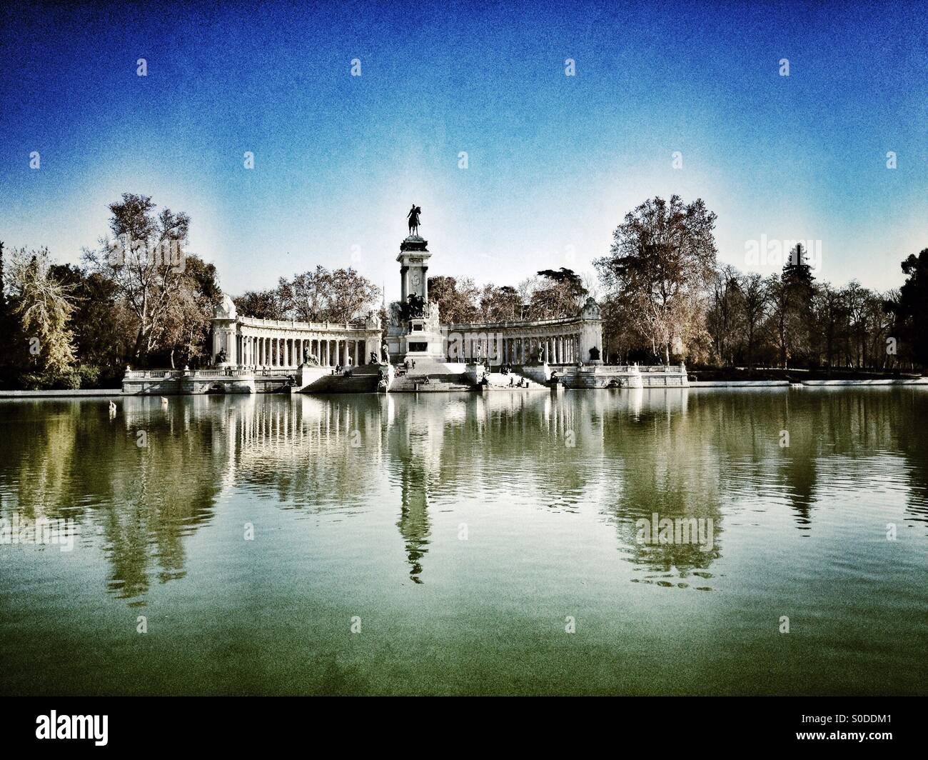 Retiro park madrid ancient hi-res stock photography and images - Alamy