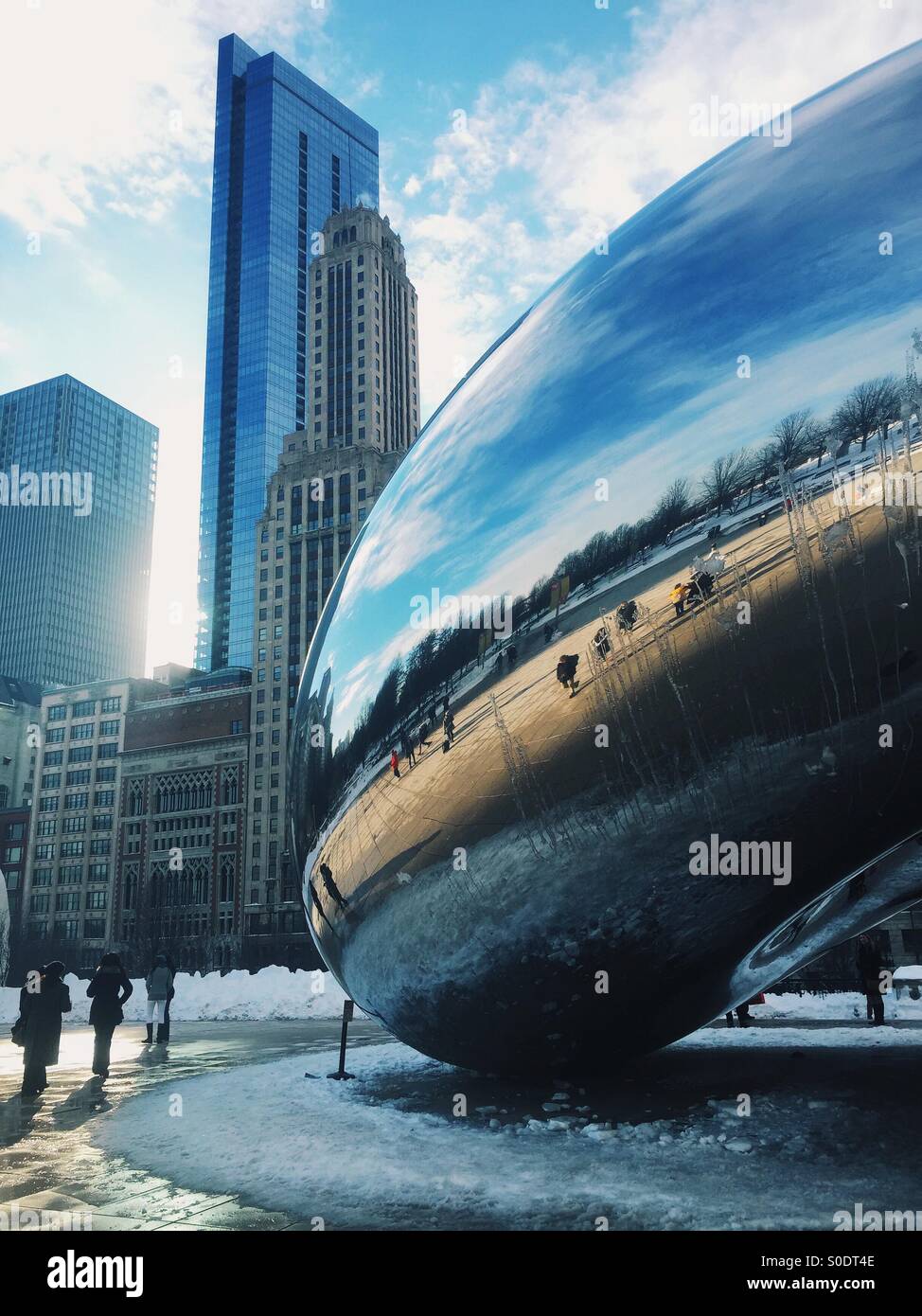 The bean, downtown Chicago Stock Photo Alamy