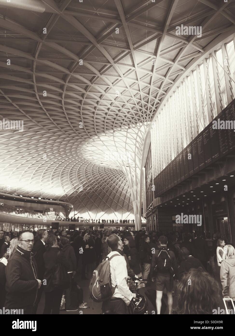 Busy London Kings cross station Stock Photo Alamy