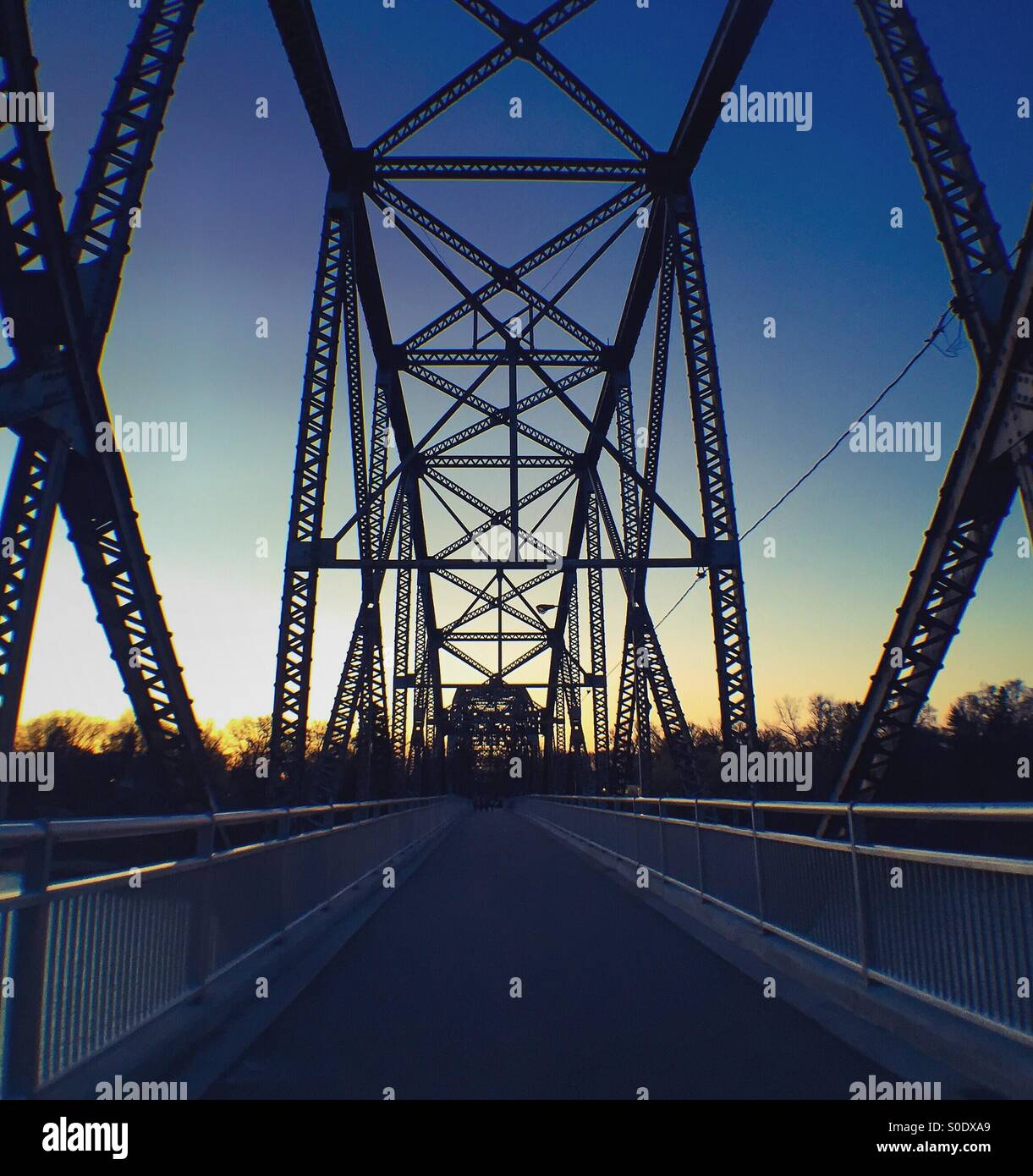 Sunset on the BDI bridge in Winnipeg Stock Photo Alamy
