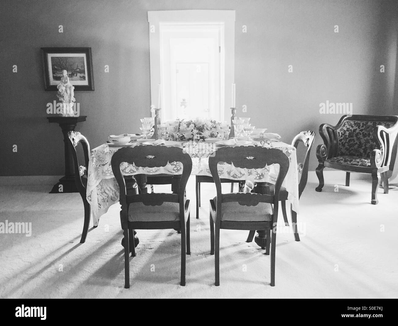 Set table in black and white Stock Photo - Alamy