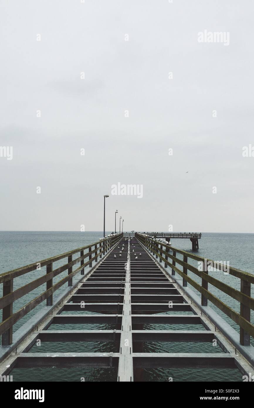 Ocean pier construction hi-res stock photography and images - Alamy