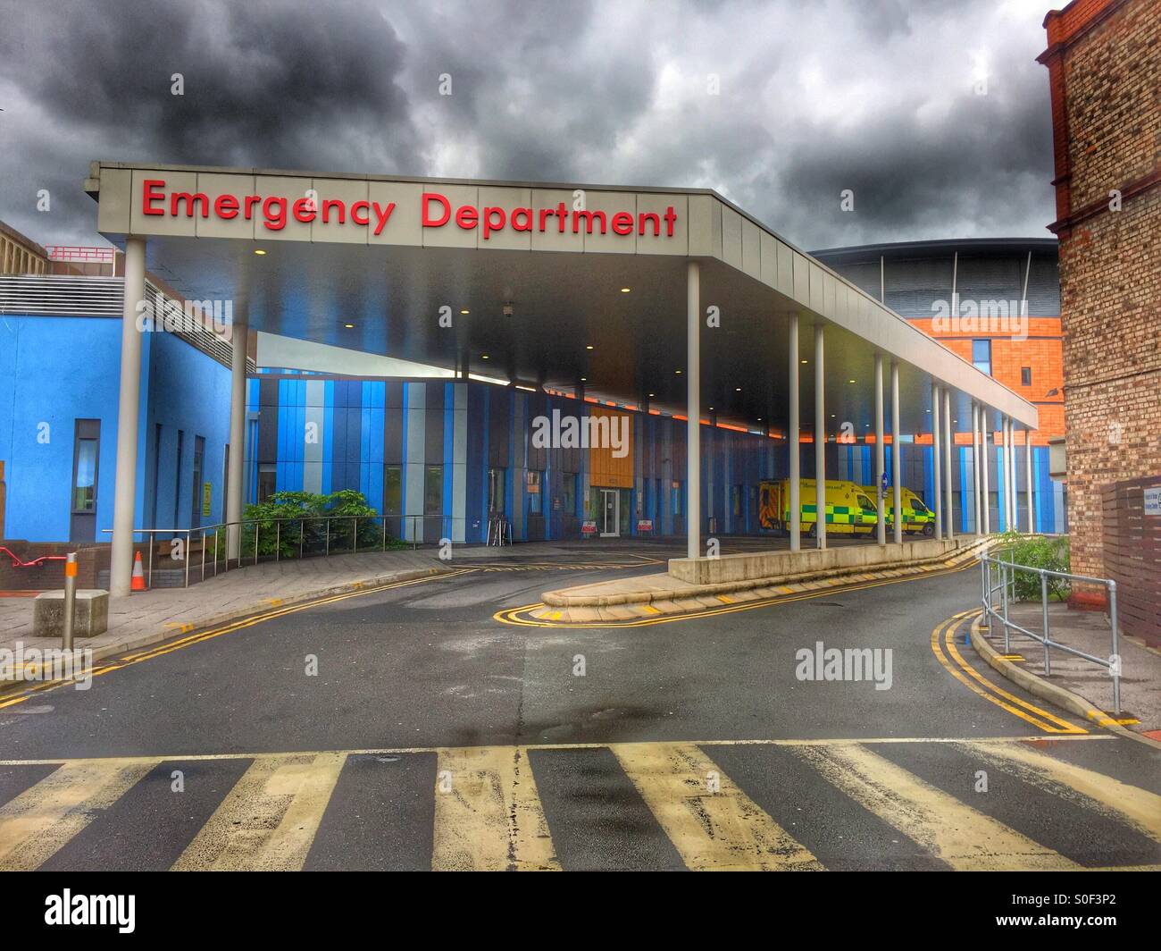 Salford royal hospital hires stock photography and images Alamy