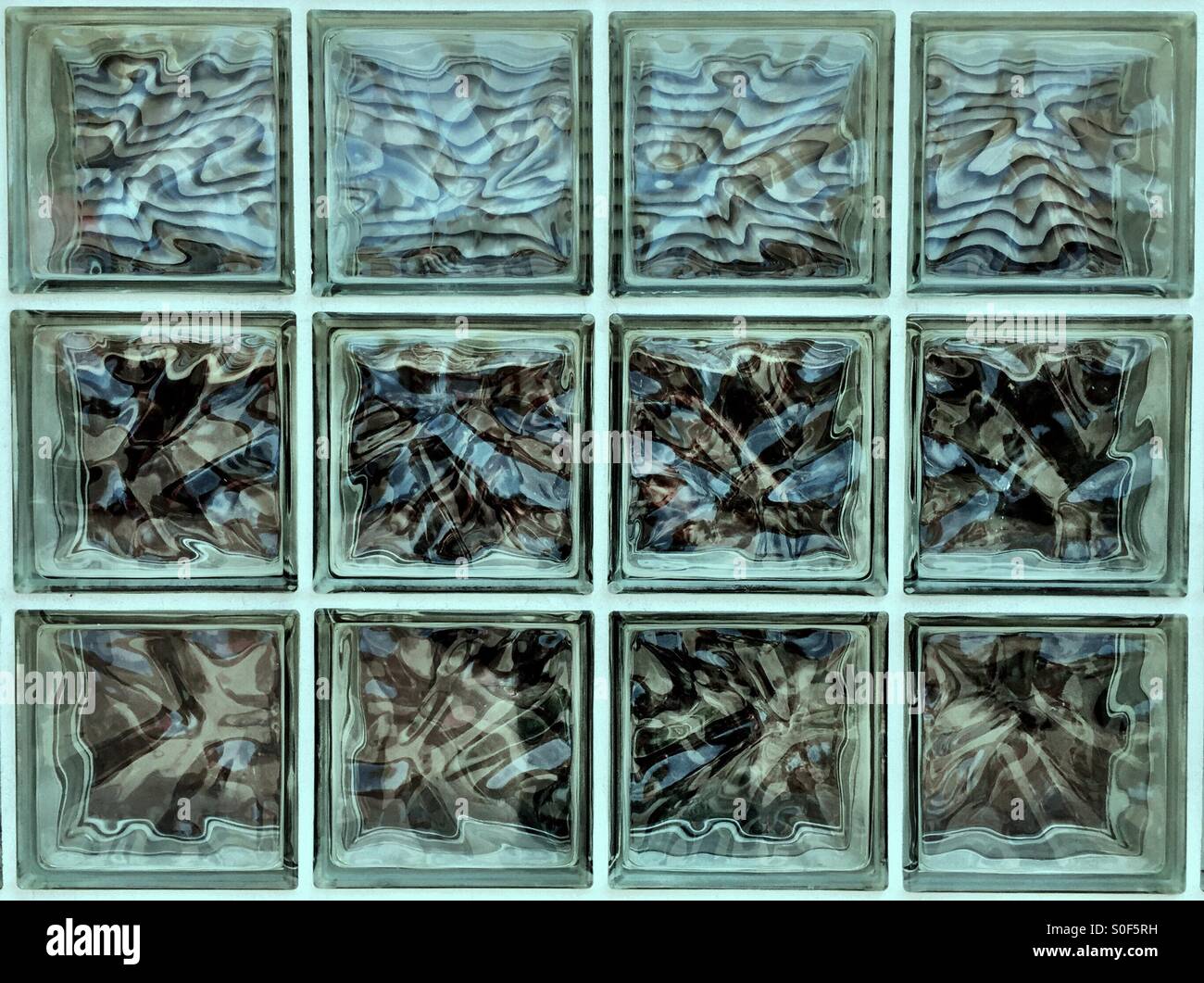 Glass block texture hi-res stock photography and images - Alamy