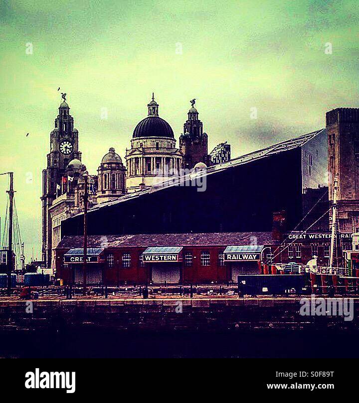 liver-birds-liverpool-stock-photo-alamy