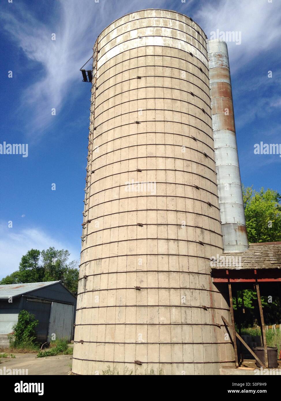 1907 barn silo Stock Photo Alamy