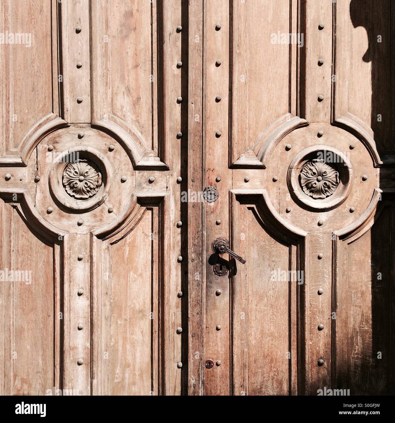 Old double door hi-res stock photography and images - Alamy