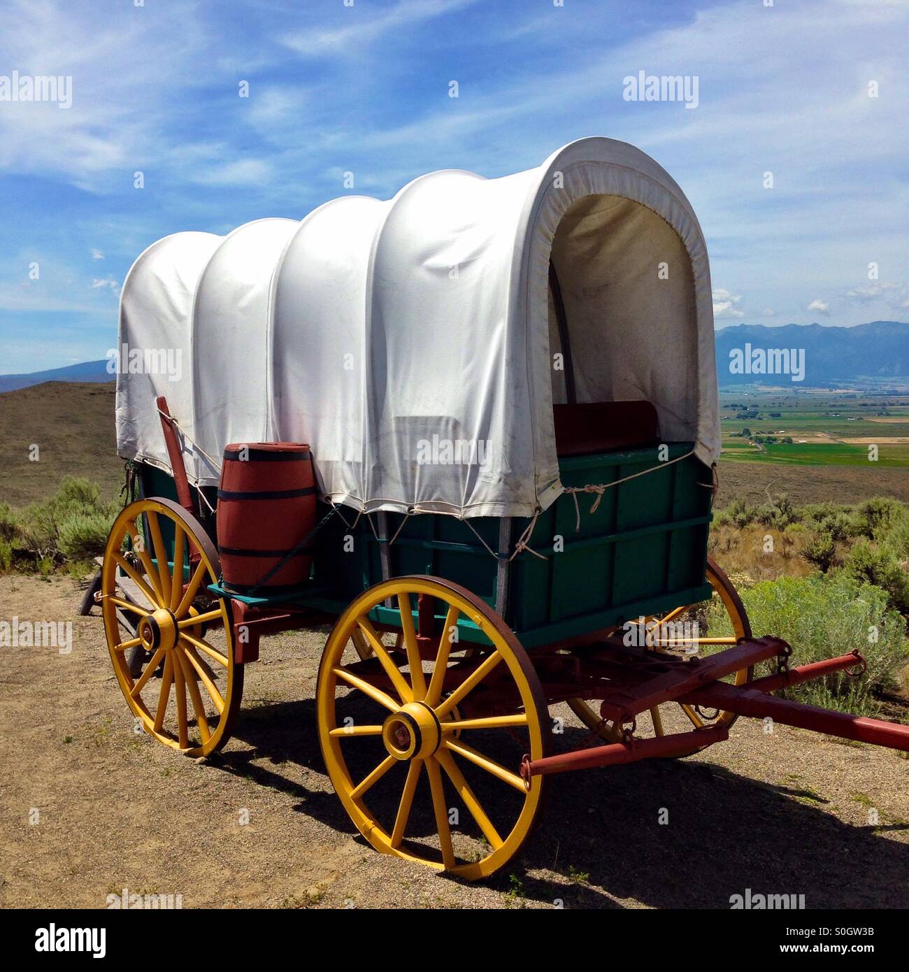 Covered wagon along Oregon Trail Stock Photo