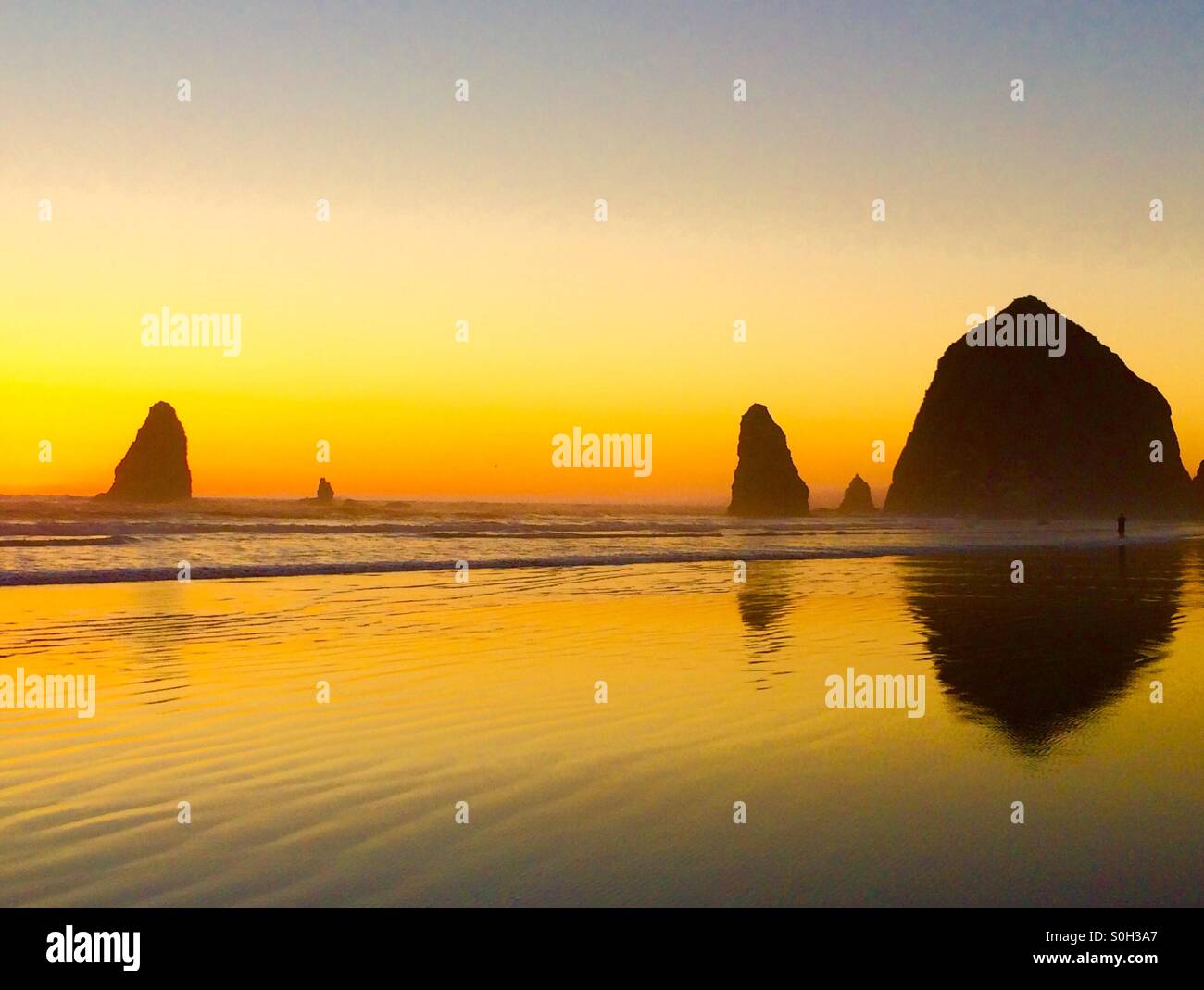 Cannon Beach, OR Stock Photo Alamy