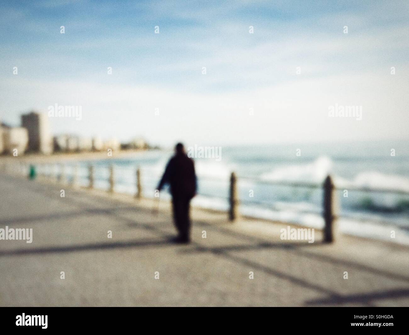 Walking man blurred hi-res stock photography and images - Alamy
