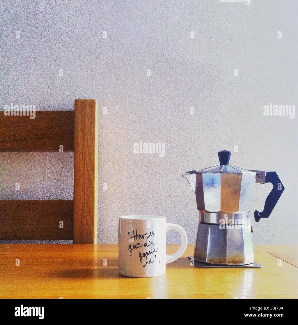 Espresso coffee pot hires stock photography and images Alamy