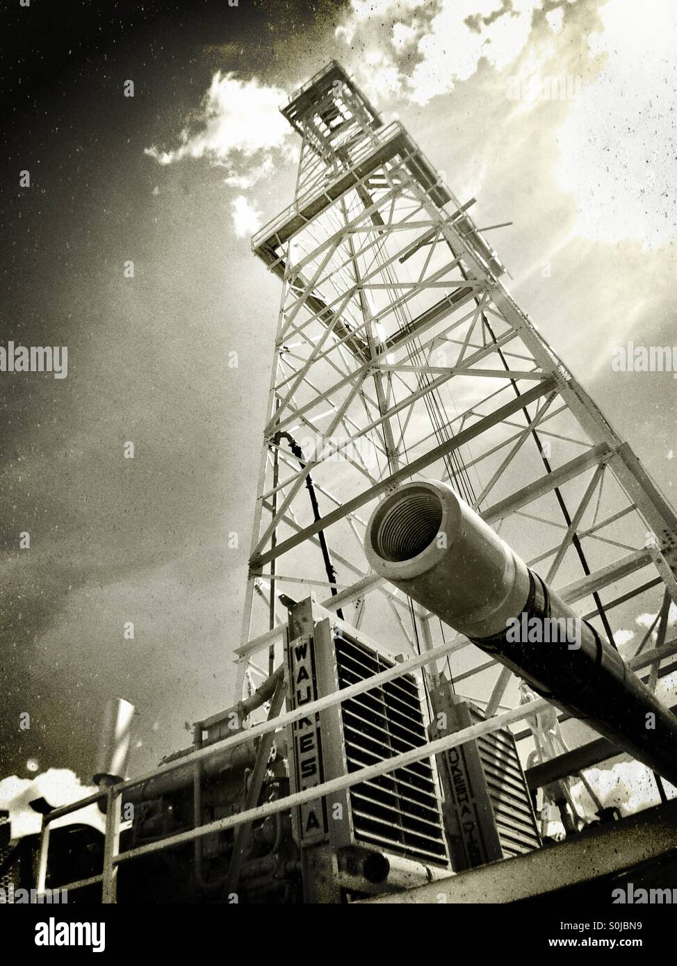 Oil drilling derrick Stock Photo Alamy