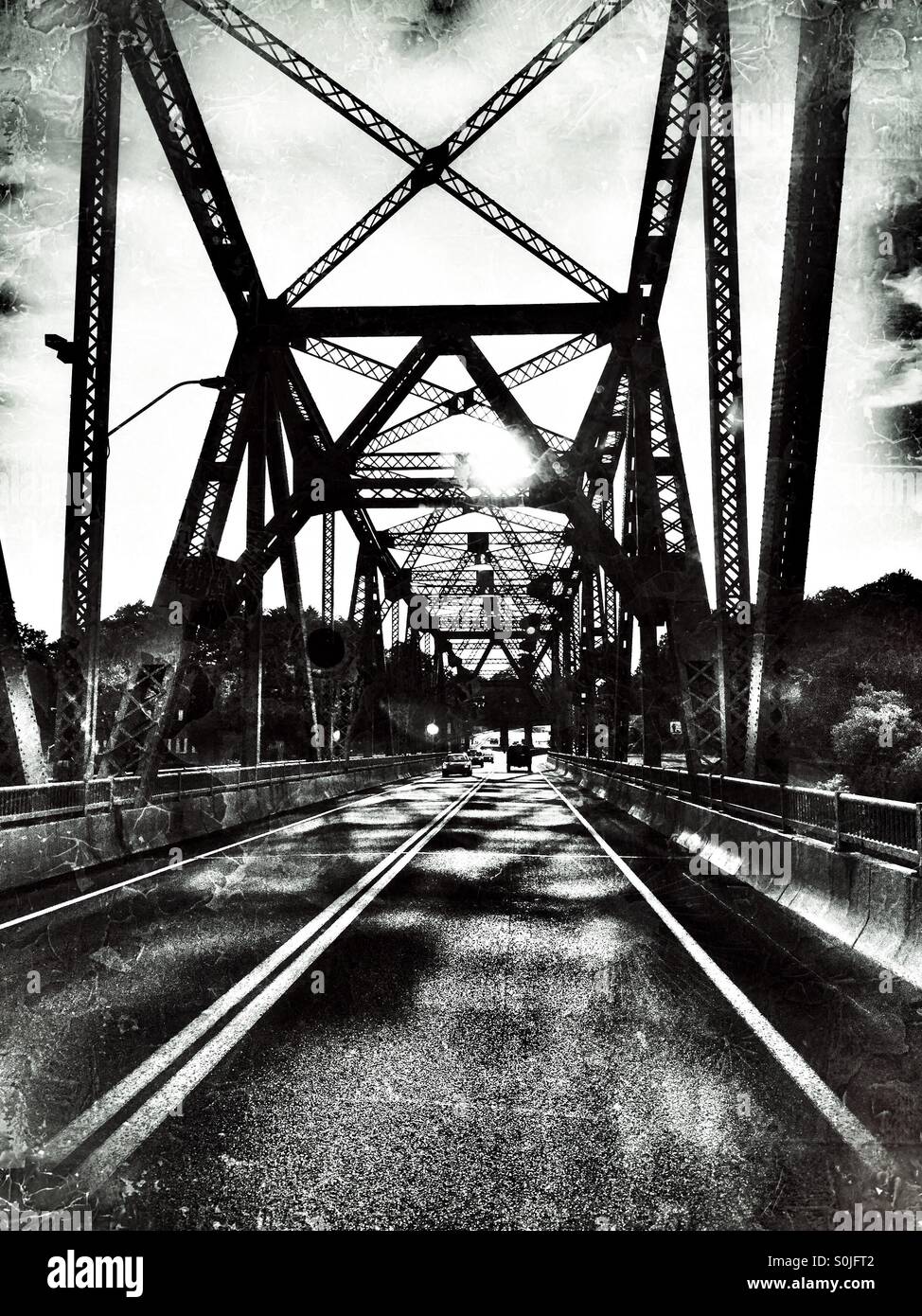 Steel bridge perspective hi-res stock photography and images - Alamy