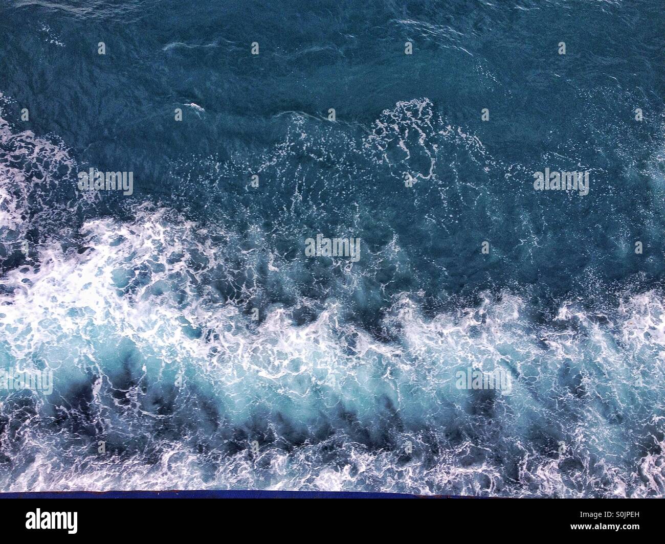 Foam in water hi-res stock photography and images - Alamy