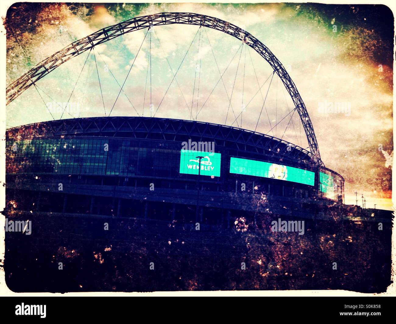 Retractable roof stadiums hires stock photography and images Alamy