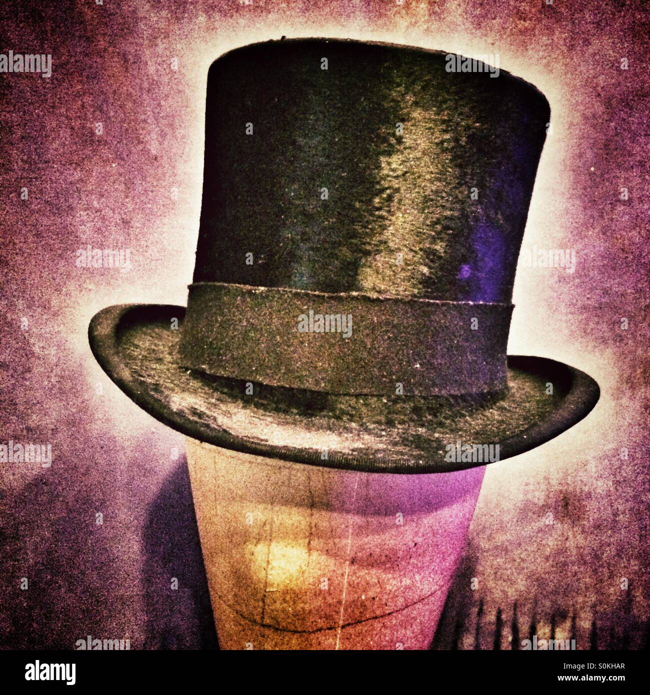 A Gentleman's Black Top Hat Stock Photo - Alamy