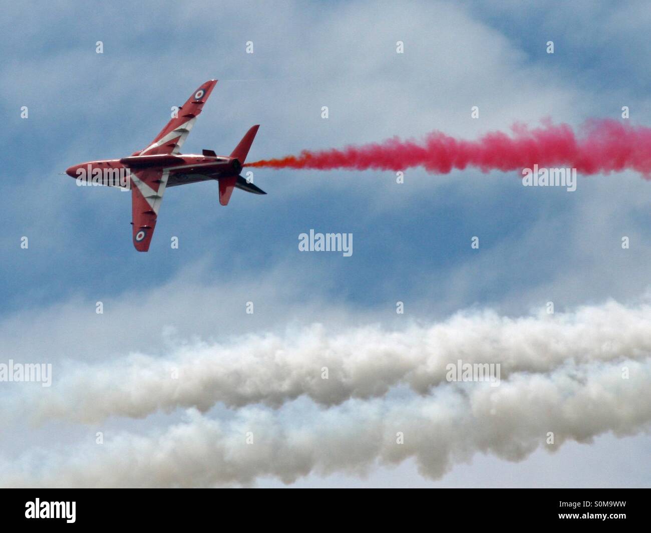 Red arrows smoke hi-res stock photography and images - Alamy