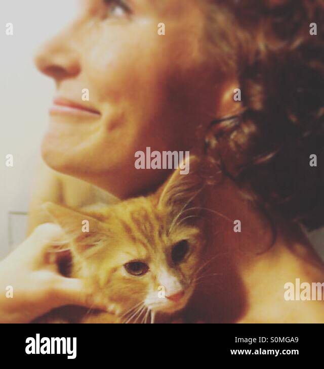 A rescue snuggle Stock Photo Alamy