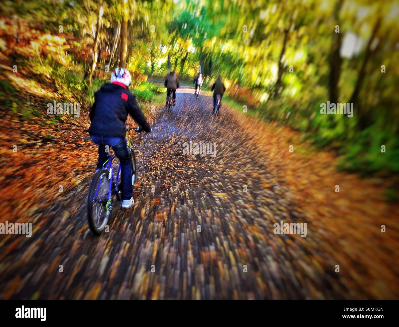 Family bike ride hi-res stock photography and images - Alamy