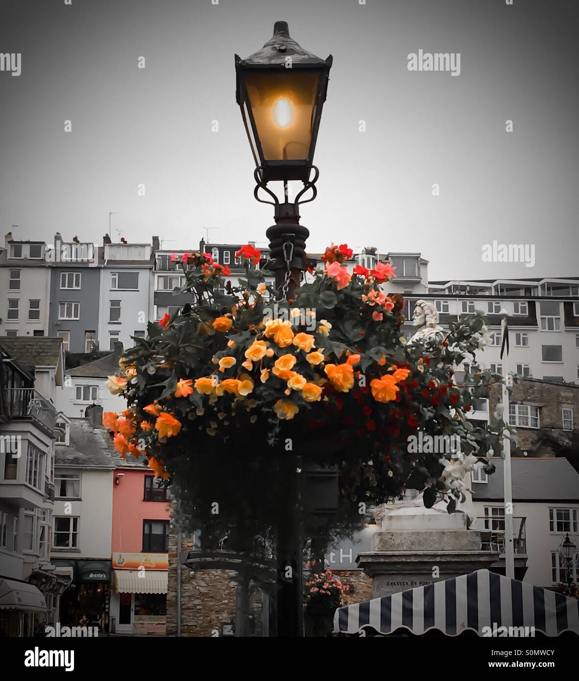 Streetlight with flowers hires stock photography and images Alamy