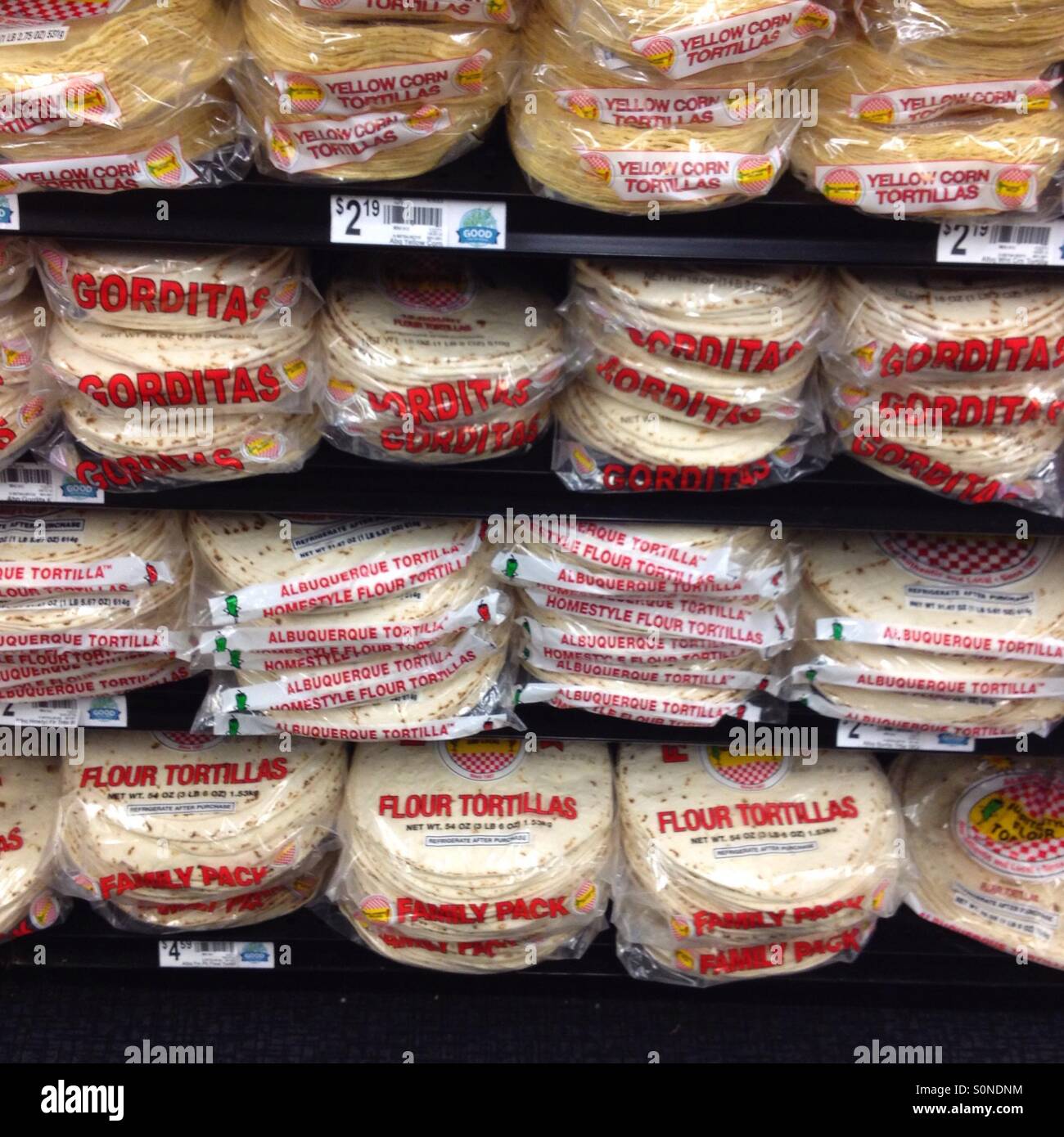 Grocery store shelves hires stock photography and images Alamy