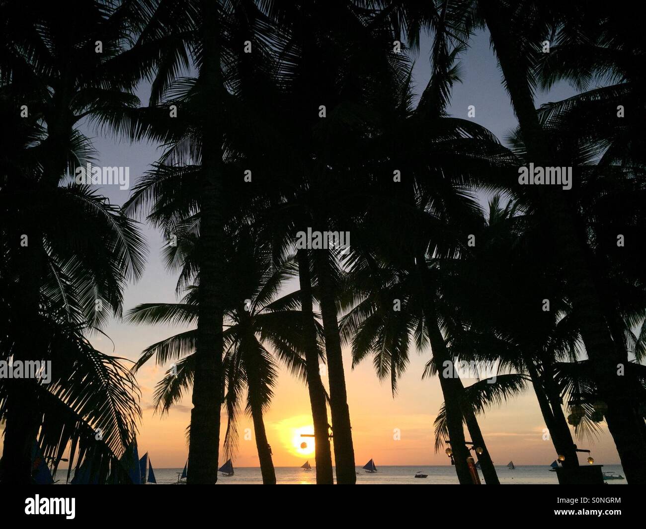 Sunset in boracay philippines hi-res stock photography and images - Alamy