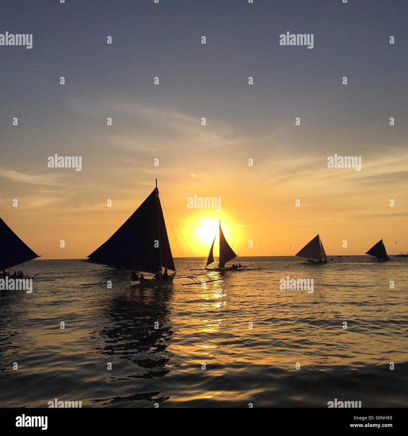 Boracay boats philippines hi-res stock photography and images - Alamy
