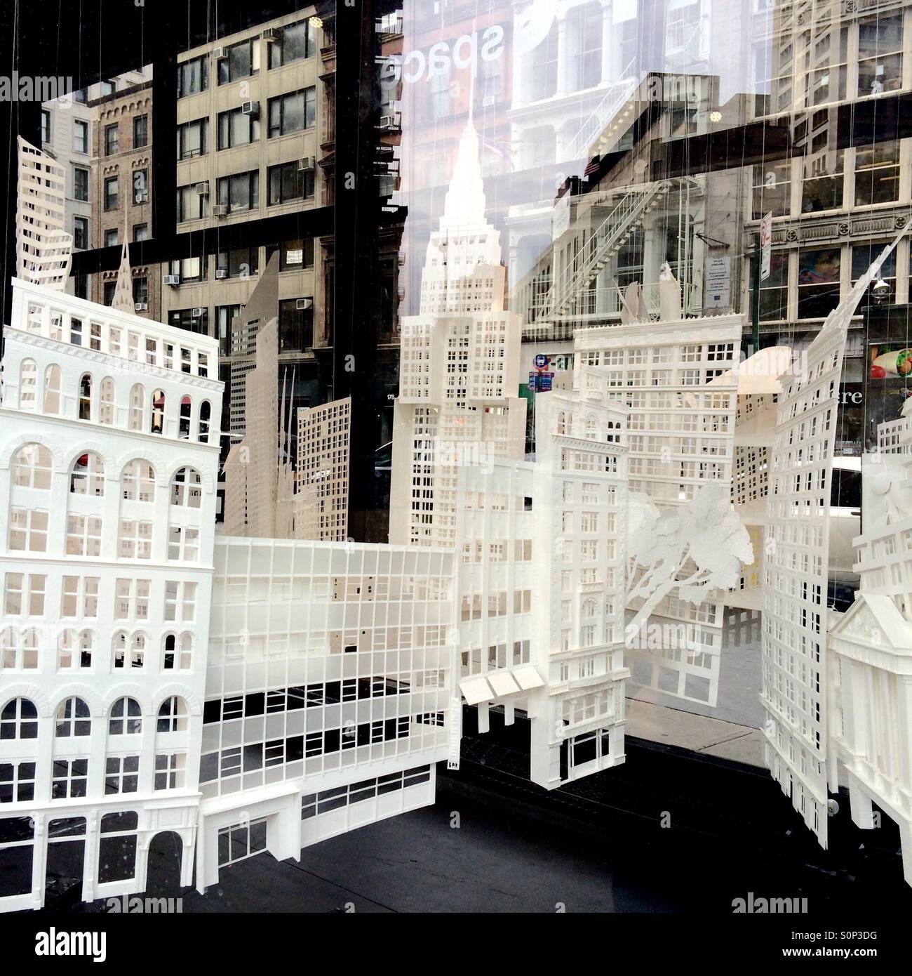 nyc paper sculpture Stock Photo Alamy