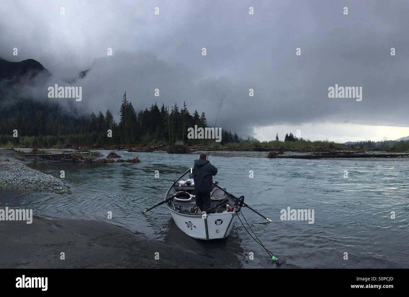 Fishing in Lake Quinault. Washington. Rain forest Stock Photo Alamy