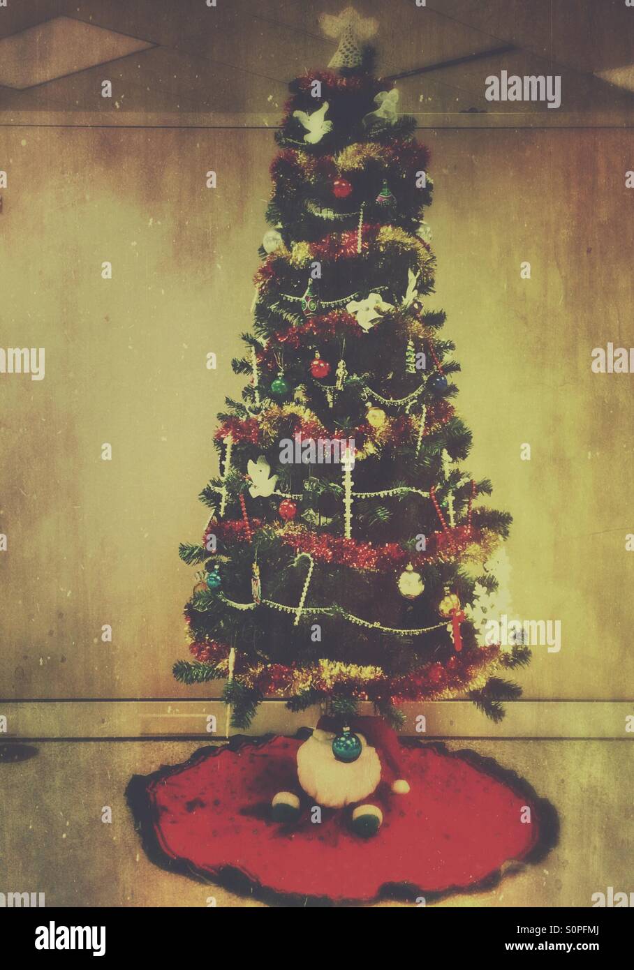 The office Christmas tree (1 Stock Photo Alamy