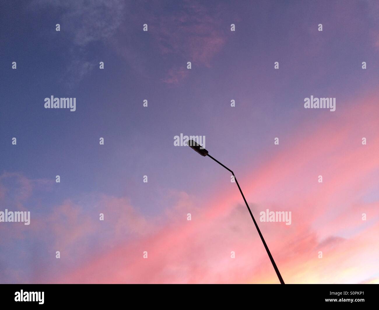 Street light silhouette hi-res stock photography and images - Alamy